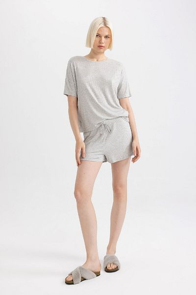 DeFacto Costum de pijama Fall In Love Top cu mânecă scurtă cu nervuri Pantaloni scurți cu talie elastică Partea de jos cu talie elastică B8732ax24sm