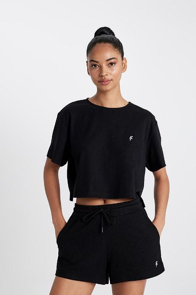 DeFacto Fit Cropped Fit Crew Neck Sportovní tričko s krátkým rukávem A9916ax24sm