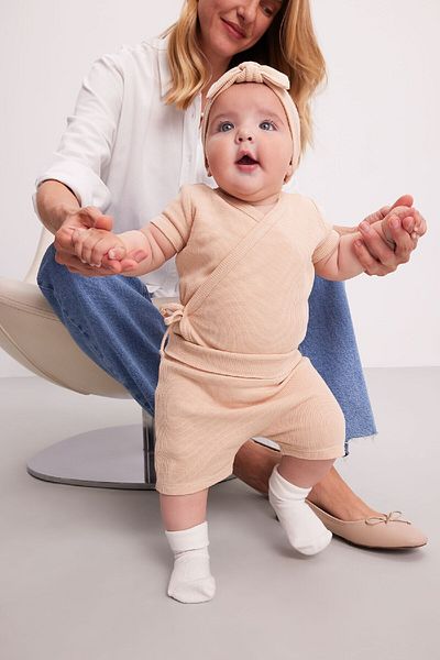 DeFacto 3-teiliges Set für Babys und Mädchen mit Waffelmuster, kurzärmligem Body und Shorts mit Druckknopfverschluss