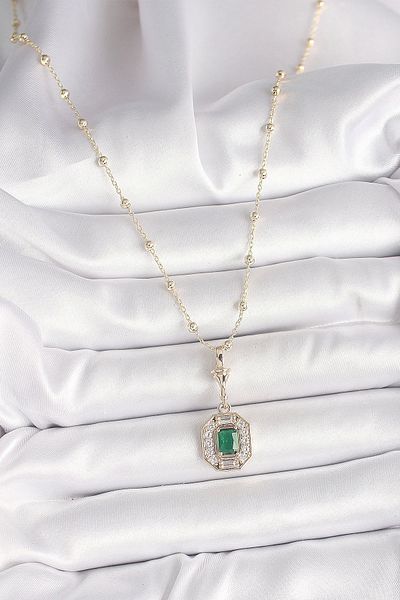 Clariss النحاس الذهب اللون الزركون حجر العروة سلسلة Serenay نموذج قلادة المرأة