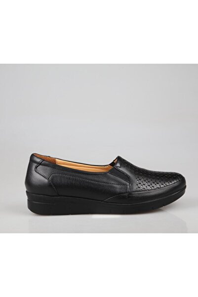 Castle Black 42766-1 حذاء أم يومي مصنوع من الجلد الطبيعي باللون الأسود للنساء