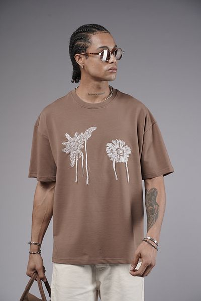 Butik TREND WE Тениска с овърсайз мотив и бродерия от двунишков плат с кръгло деколте