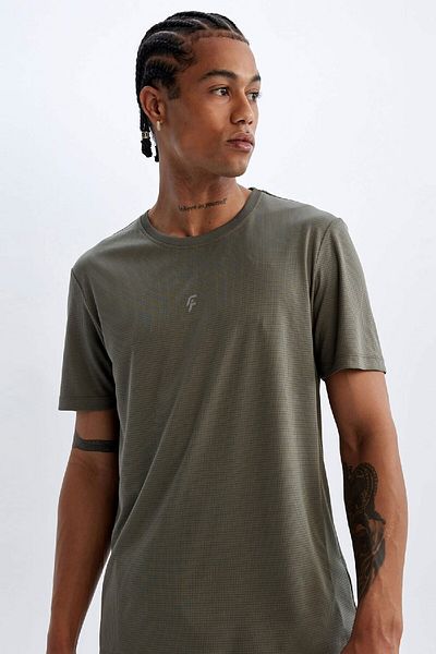 DeFacto Sport-T-Shirt mit Rundhalsausschnitt, bedruckter Passform und schmaler Passform – kurze Ärmel X6142az24au