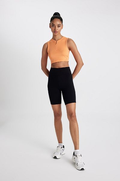 DeFacto Kurzer Rundhalsausschnitt aus schwerem Stoff für Sportathleten - C7908ax24sm