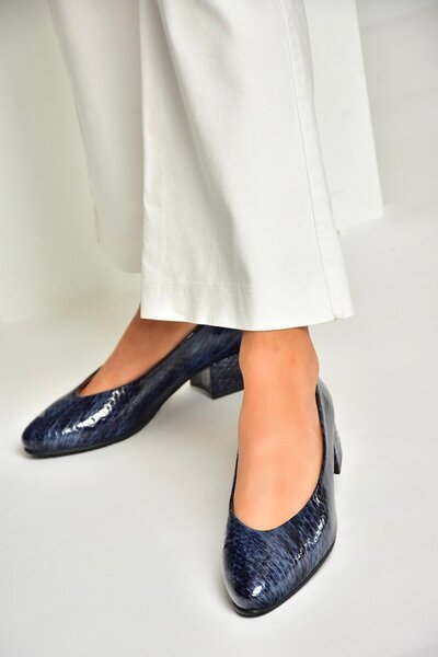 Fox Shoes U667012703 Темно-сині жіночі туфлі з натуральної шкіри на високих підборах