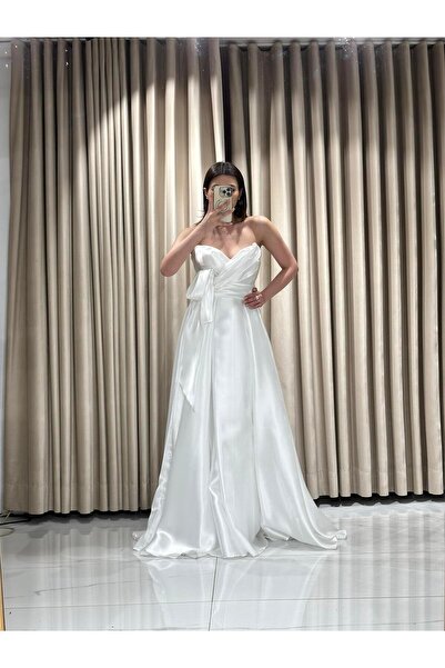 Kaleiçi Yıldızlar Beyaz Straptez Eteği Kiloş Cep Detaylı Saten Abiye Elbise |