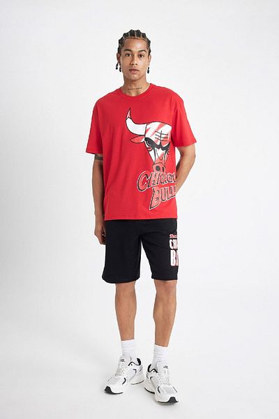 DeFacto Fit Nba Chicago Bulls Boxy Fit Crew Neck Short Sleeve t Shirt C4158Ax24Hs