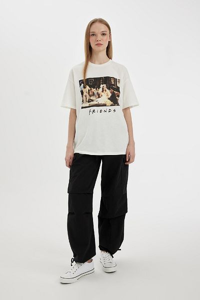 DeFacto Wide Fit Crew Neck T-Shirt Cool Friends D1206Axwt32Mc