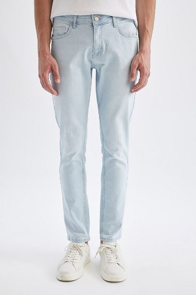 DeFacto Pedro Slim Fit Jeans - Schmale Passform, normale Leibhöhe D1818AX24SM