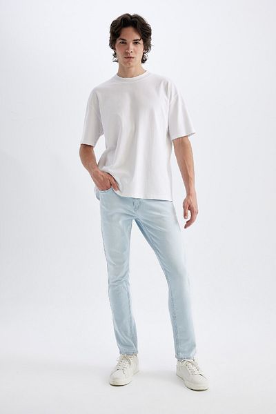 DeFacto Pedro Slim Fit Jeans - Schmale Passform, normale Leibhöhe D1818AX24SM
