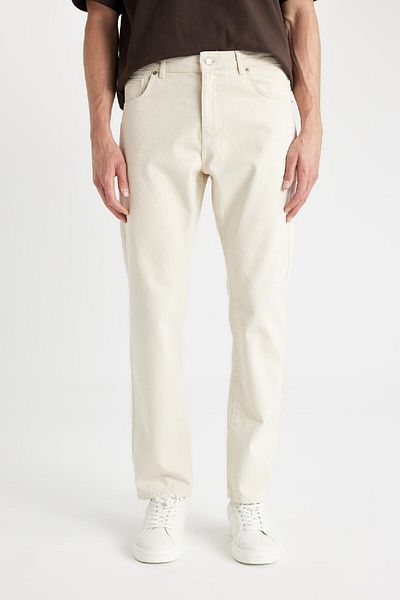DeFacto Gerade geschnittene Jeanshose mit normaler Taille und Röhrenbein - D1978AX24SM
