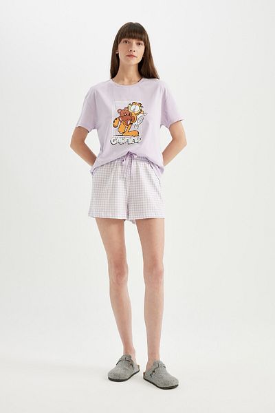 DeFacto Garfield Patterned Regular Fit Short Sleeve Pajamas Set with Shorts - C7953AX24HS