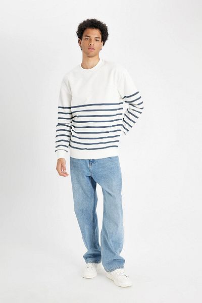 DeFacto Bequeme Passform – Gestreiftes Sweatshirt mit Rundhalsausschnitt D2397ax24au