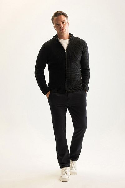 DeFacto Schwarze Strickjacke mit normaler Passform, halbem Rollkragen und Reißverschluss, R1195az24wn