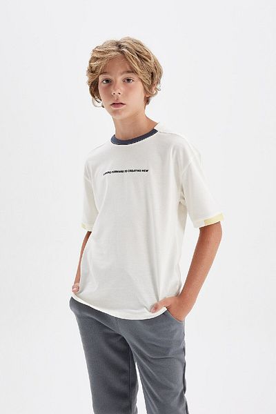 DeFacto Boy's Crew Neck Printed School T-Shirt - Wide Fit, Short Sleeve D0986A824Au