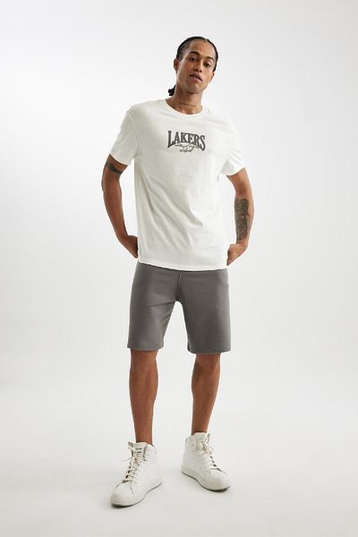 DeFacto Los Angeles Lakers Shorts mit kurzen Beinen – passend für NBA D2752ax24au