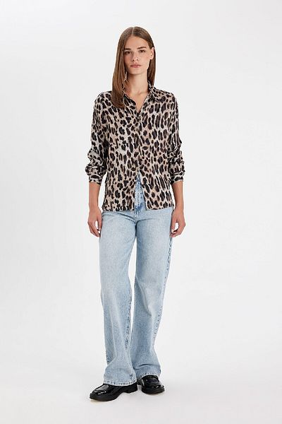 DeFacto Langarmshirt aus Popeline mit Leopardenmuster und normaler Passform D3148AX24AU