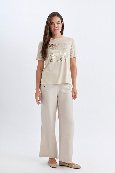 DeFacto Basic Pants with Wide Leg and Straight Buttons - Pockets D1081Ax24Au