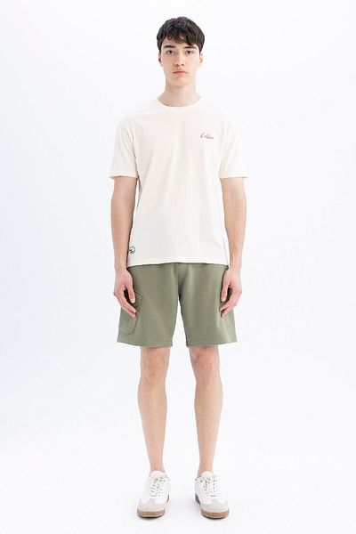 DeFacto T-Shirt mit Rundhalsausschnitt und Aufdruck auf der Rückseite in normaler Passform C5670AX24HS