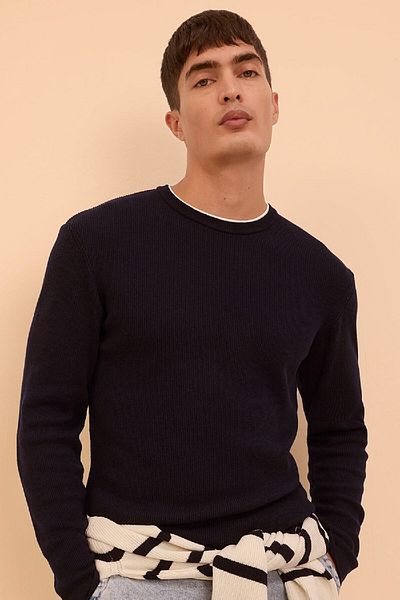 DeFacto Relax Fit Rundhalsausschnitt Kragen Innen gekämmt Detaillierte Baumwolle Trikot Pullover D3290ax24au