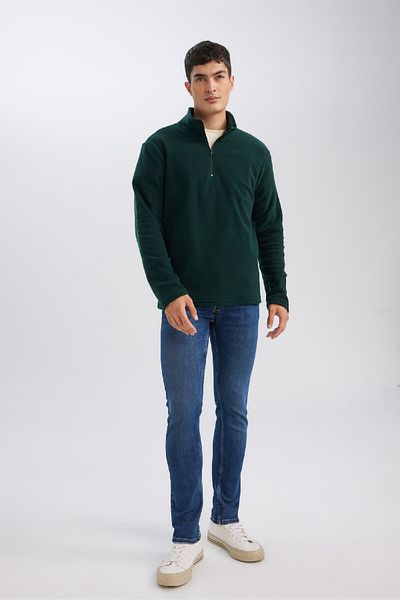 DeFacto Grünes, nicht pelzendes, kältebeständiges Fleece-Sweatshirt mit normaler Passform und Stehkragen und Reißverschluss Y3996azns