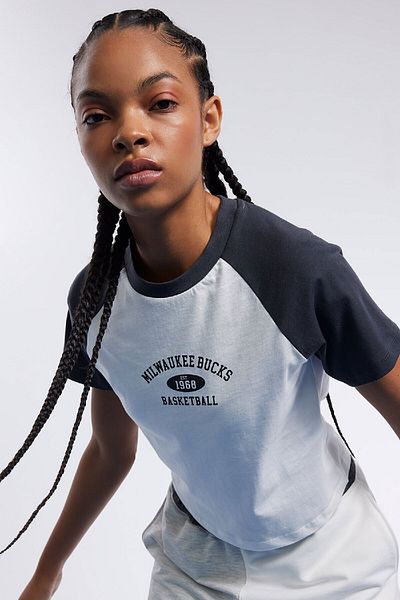DeFacto Tričko NBA Milwaukee Bucks Crew Neck s krátkým rukávem – C6313ax24hs