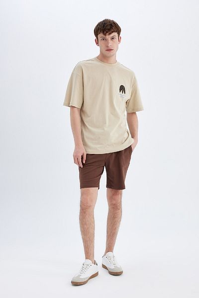 DeFacto Comfort Regular Fit Άνετη εφαρμογή με λαιμόκοψη πίσω με στάμπα κοντομάνικο μπλουζάκι C5754ax24hs