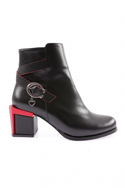 DGN Women's Belt Detailed Heeled Boots Black 84121033