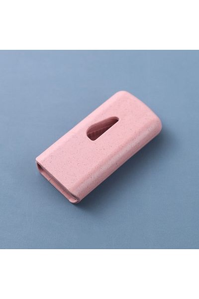 Flippy Medicine cutting and storage device, Flippy, Pink, Plastic, 8 x 4 x 1.8 cm