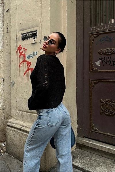 leyla sanat sanata yeni bir bakış açısı Leyla Art a New Perspective on Art Cailey Crochetcrewneck Sweater 1298-25
