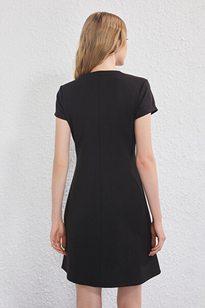 Trendyol Collection Černé A Line/ A-Line Cut Midi Stretch Pletené šaty TWOSS25EL00781