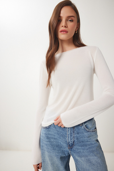 Happiness İstanbul Damen-Bluse aus saisonalem Strick mit Knochen-Boot-Ausschnitt YY00231