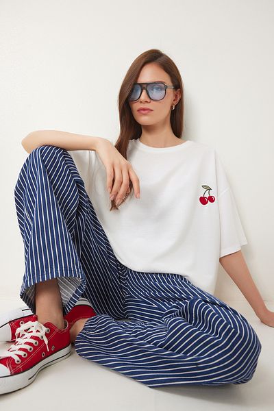 Happiness İstanbul Ecru Oversize-T-Shirt mit Stickerei für Damen ZV00276