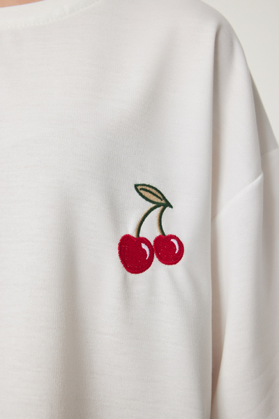 Happiness İstanbul Dámske ecru oversize vyšívané pletené tričko ZV00276