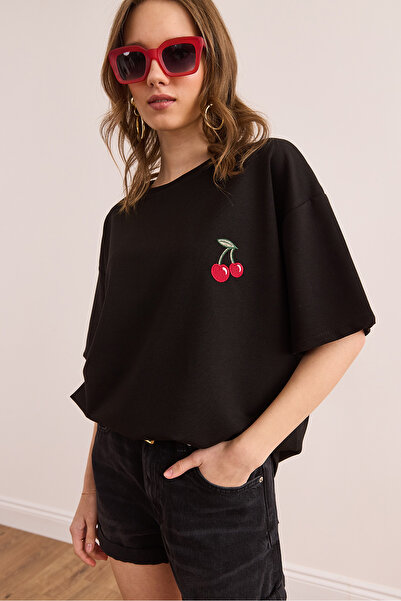 Olalook Woman a Crowd Thread with a Paper-Tshirt Comfortable