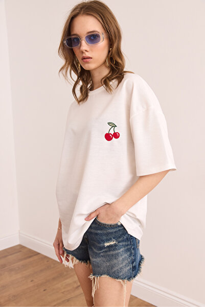 Olalook Női cseresznyefehér hímzésű, kényelmes szabású 2 szálas póló TSH- 19000870