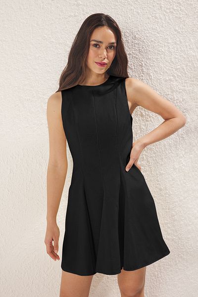 Trendyol Collection Μαύρο φόρεμα με λαιμόκοψη και μίνι υφαντό φόρεμα Polyviscon