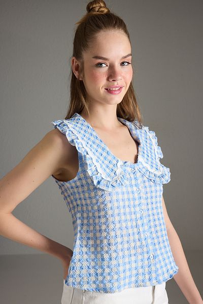 Trendyol Collection Blaues kariertes Hemd mit Babykragen TWOSS25GO00154