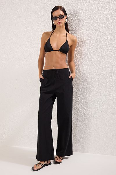 Trendyol Collection Schwarze gewebte Strandhose aus Baumwolle mit Flammen TBESS25PL00005