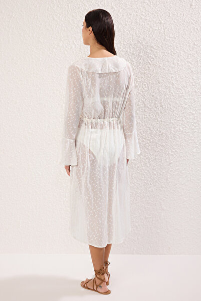 Trendyol Collection Ecru Maxi setrvačníkové kimono a kaftan - TBESS25KM00018