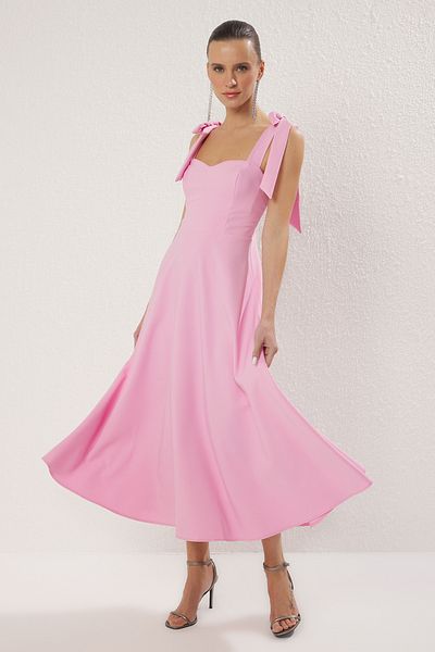 Trendyol Collection Rosa A-Linien-Träger mit Schnürung, detailliertes gewebtes Abendkleid, Nachtabendkleid TPRSS24EL00251