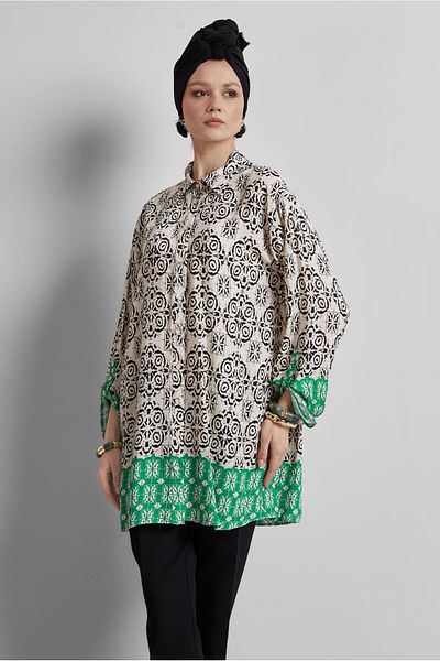 Alvina Tunic with Pattern 44803 Model