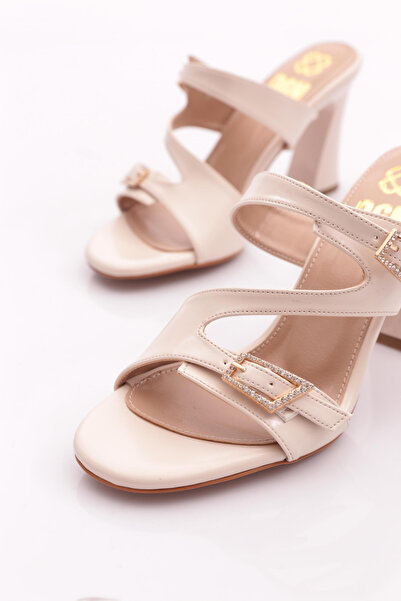 DGN 802 Γυναικείες Παντόφλες με τακούνι με Αξεσουάρ