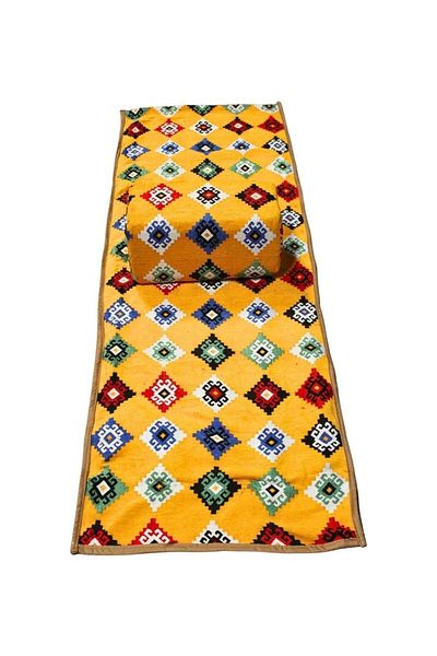 smart home Traditional Saudi rug for camping and picnics with armrest, size 150 x 55 x 25 cm