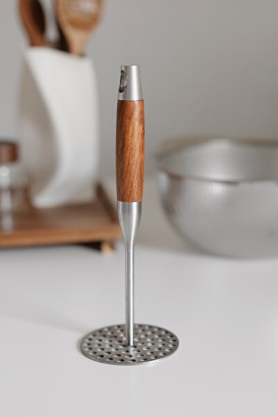 Dekorzdükkan كسارة بطاطس بمقبض خشبي (ستانلس ستيل)