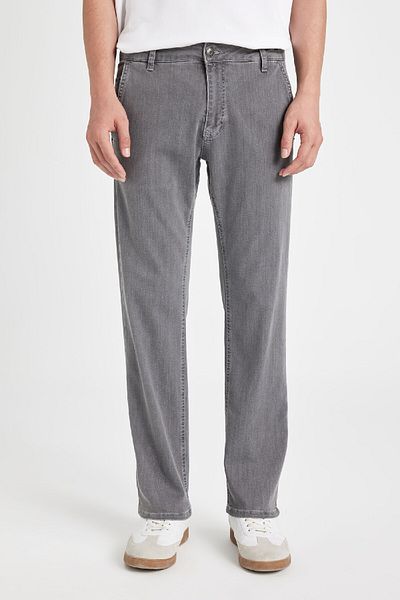 DeFacto Sergio – Regular Fit – Jeans mit geradem Bein D2903AX24SM