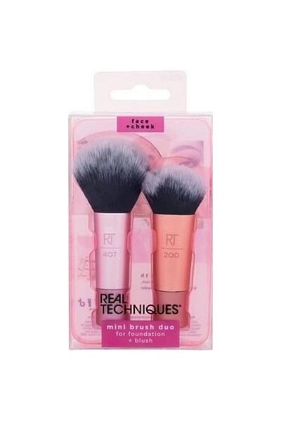 Real Techniques Small Foundation Brush | Real Techniques
