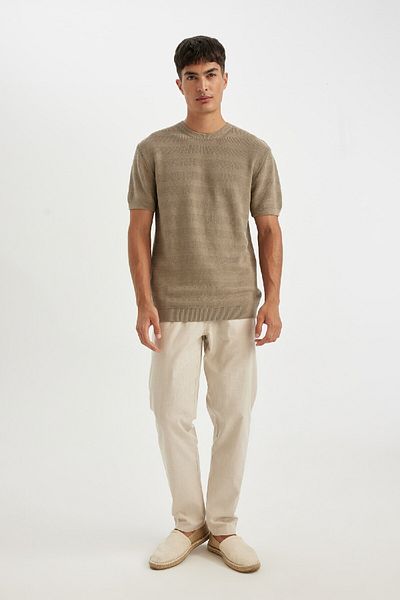 DeFacto Kurzärmliges Strick-T-Shirt aus Baumwolle mit normaler Passform und Rundhalsausschnitt D3580ax24sm