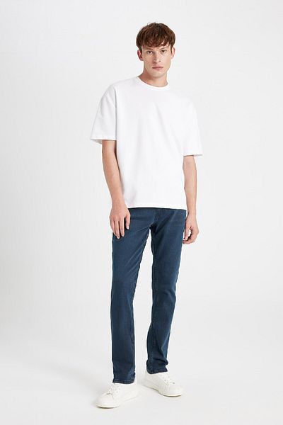 DeFacto Pedro Slim Fit Jeans - Normale Leibhöhe, schmales Bein R8791AZ24AU