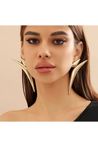 Girift Vintage Vera Gold Metal Vintage Earrings
